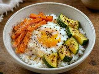 Bowl quinoa, avocat, pois chiches